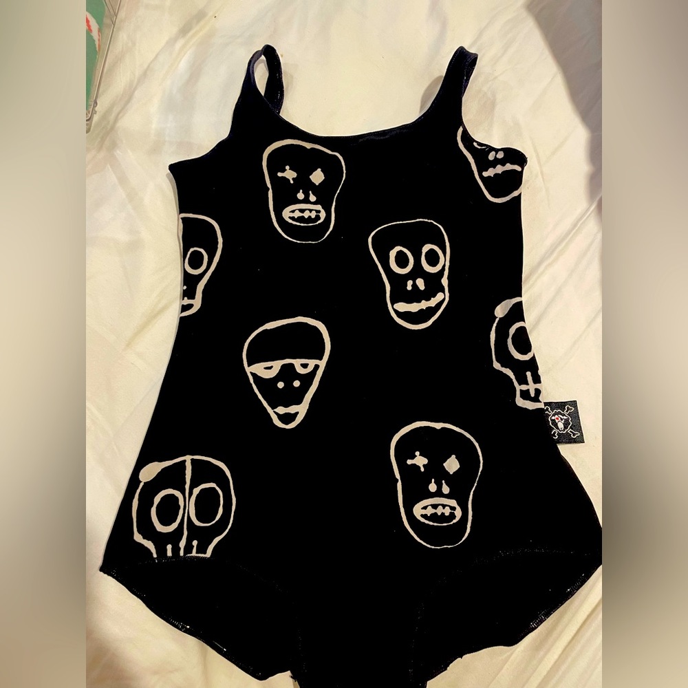 NWT nununu black skull musk swimsuit
